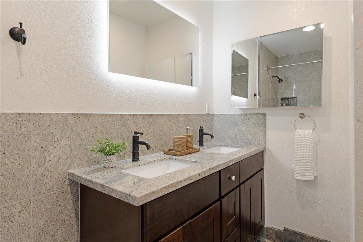 Detail Gallery Image 24 of 49 For 203 Grant St #3,  Santa Cruz,  CA 95060 - 4 Beds | 2 Baths
