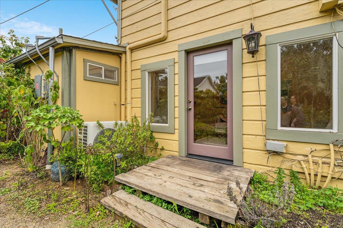Detail Gallery Image 28 of 49 For 203 Grant St #3,  Santa Cruz,  CA 95060 - 4 Beds | 2 Baths