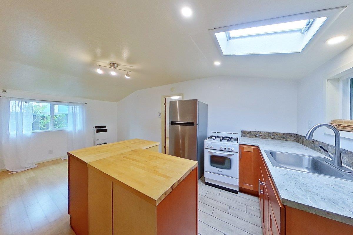Detail Gallery Image 35 of 49 For 203 Grant St #3,  Santa Cruz,  CA 95060 - 4 Beds | 2 Baths
