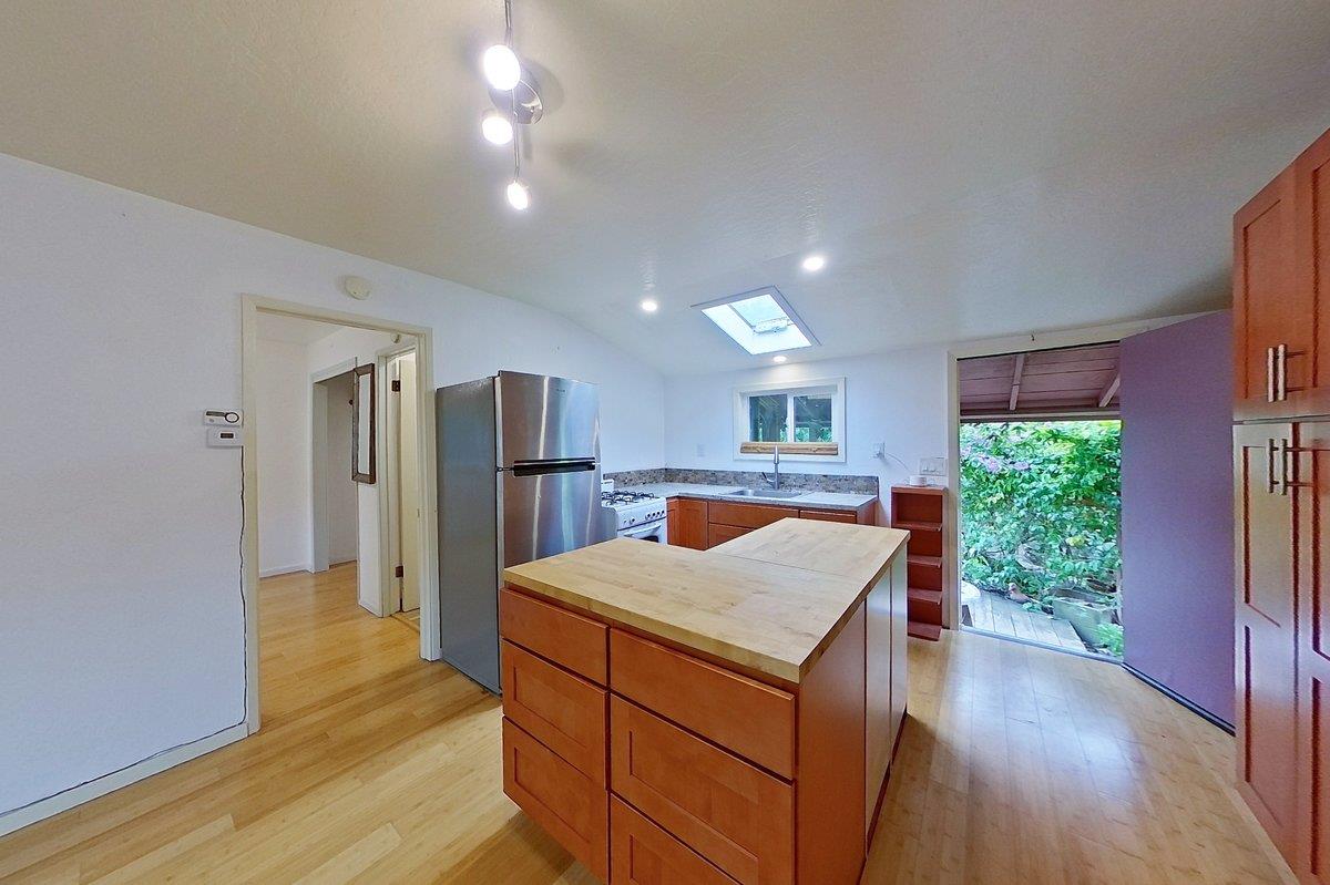 Detail Gallery Image 36 of 49 For 203 Grant St #3,  Santa Cruz,  CA 95060 - 4 Beds | 2 Baths