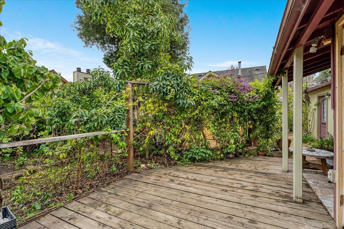 Detail Gallery Image 38 of 49 For 203 Grant St #3,  Santa Cruz,  CA 95060 - 4 Beds | 2 Baths