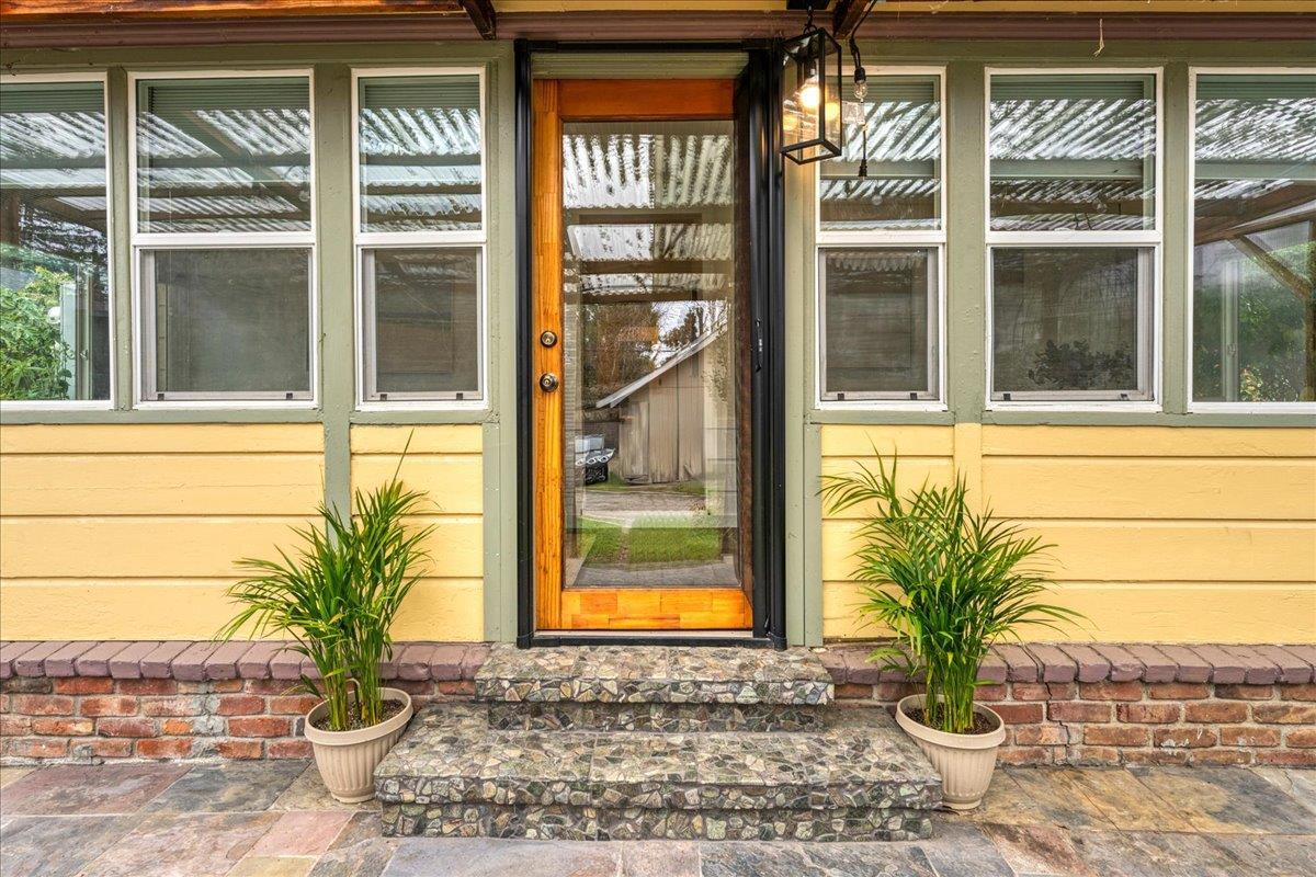 Detail Gallery Image 4 of 49 For 203 Grant St #3,  Santa Cruz,  CA 95060 - 4 Beds | 2 Baths