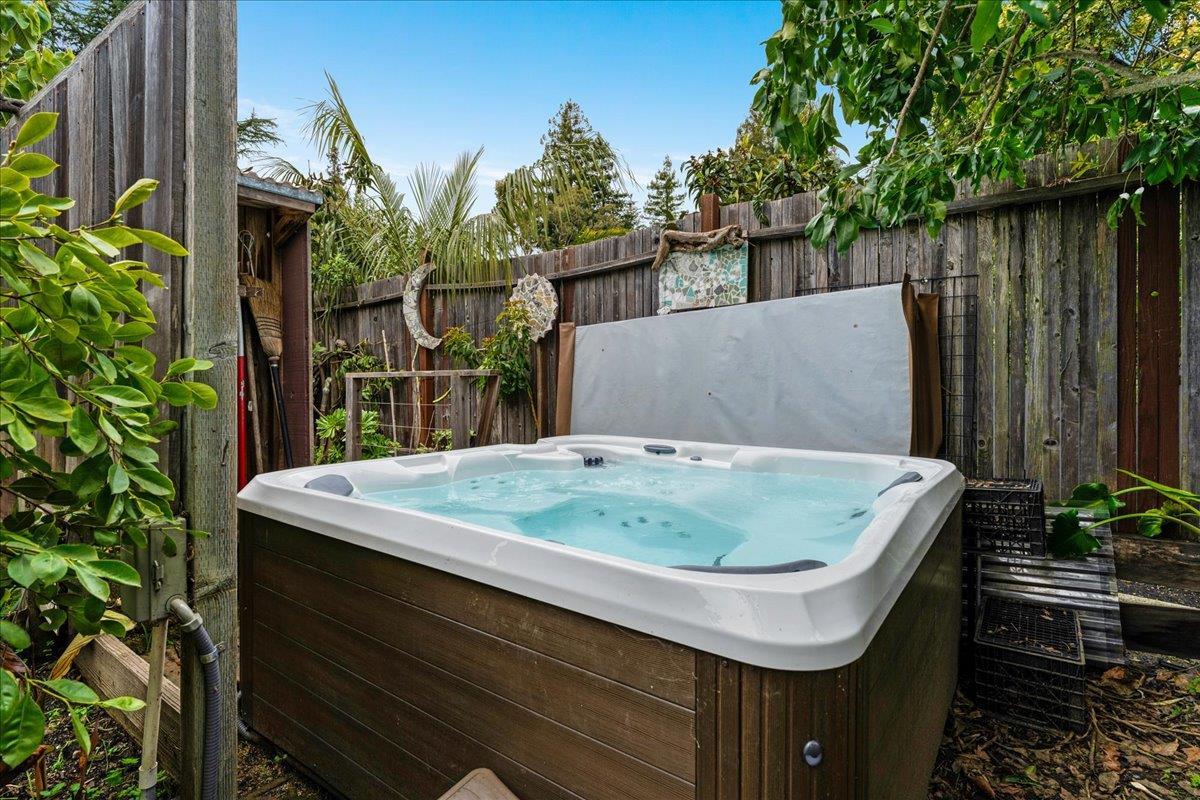 Detail Gallery Image 42 of 49 For 203 Grant St #3,  Santa Cruz,  CA 95060 - 4 Beds | 2 Baths