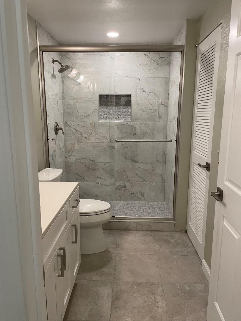 Detail Gallery Image 8 of 8 For 1 Baldwin Ave #310,  San Mateo,  CA 94401 - 2 Beds | 2 Baths