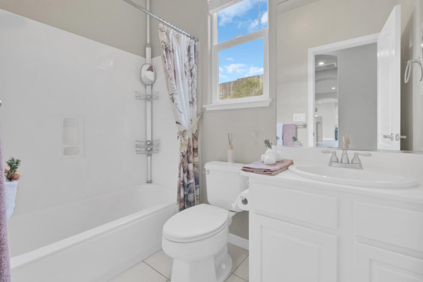 Detail Gallery Image 27 of 43 For 820 via Vaquero Norte, San Juan Bautista,  CA 95045 - 4 Beds | 3 Baths