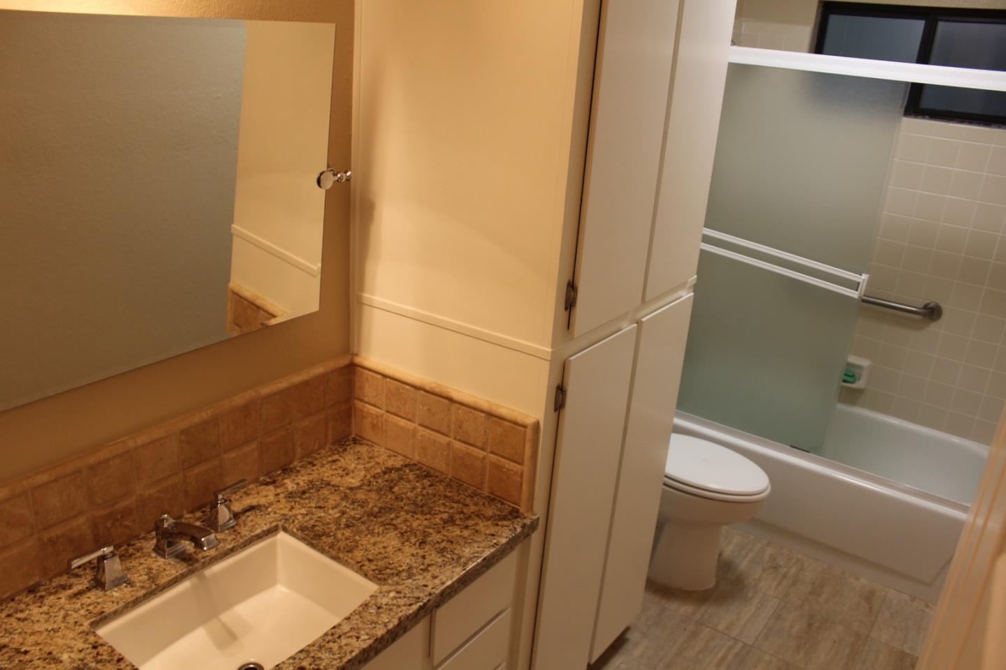 Detail Gallery Image 17 of 25 For 101 Gibson Dr #7,  Hollister,  CA 95023 - 2 Beds | 1/1 Baths