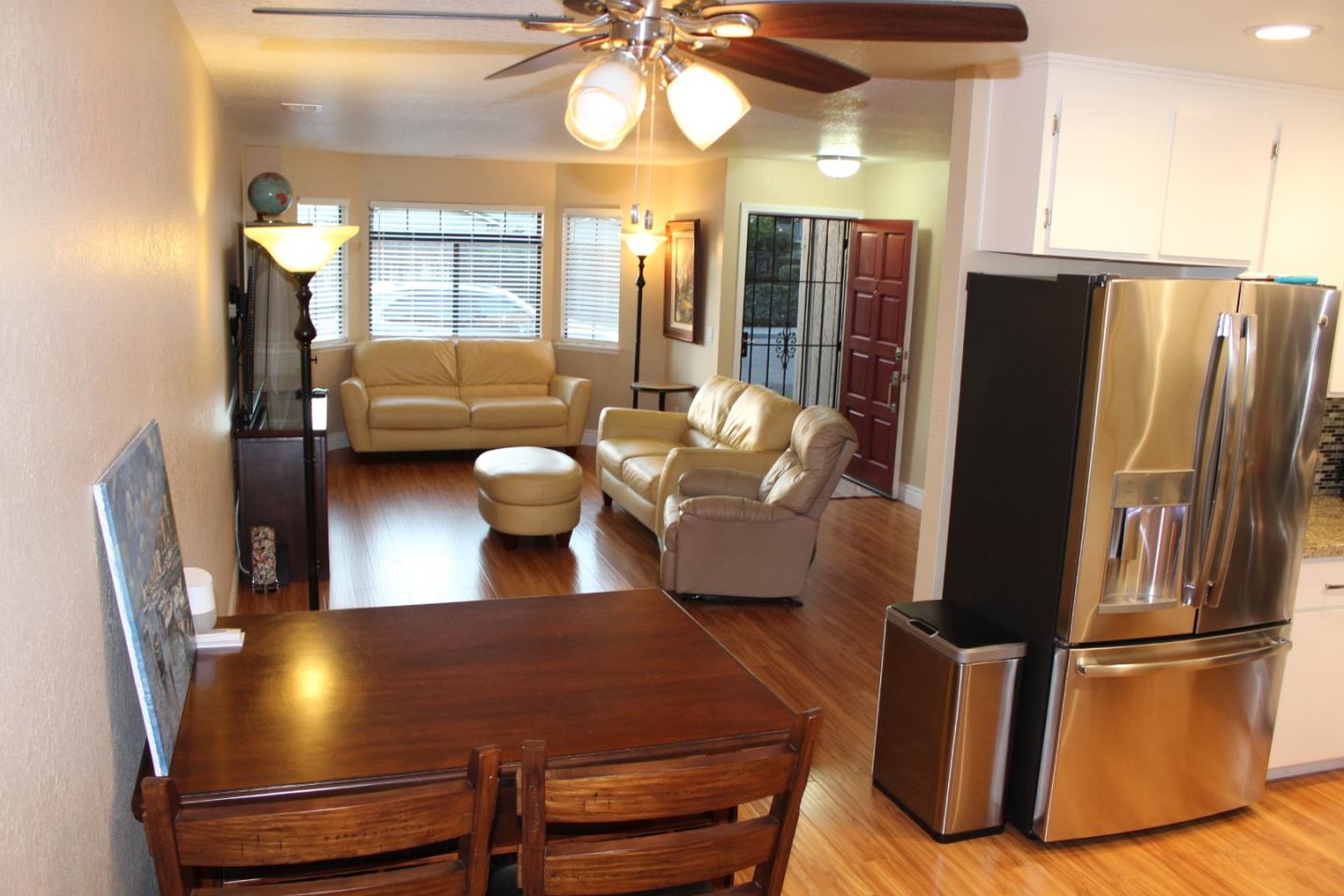 Detail Gallery Image 3 of 25 For 101 Gibson Dr #7,  Hollister,  CA 95023 - 2 Beds | 1/1 Baths