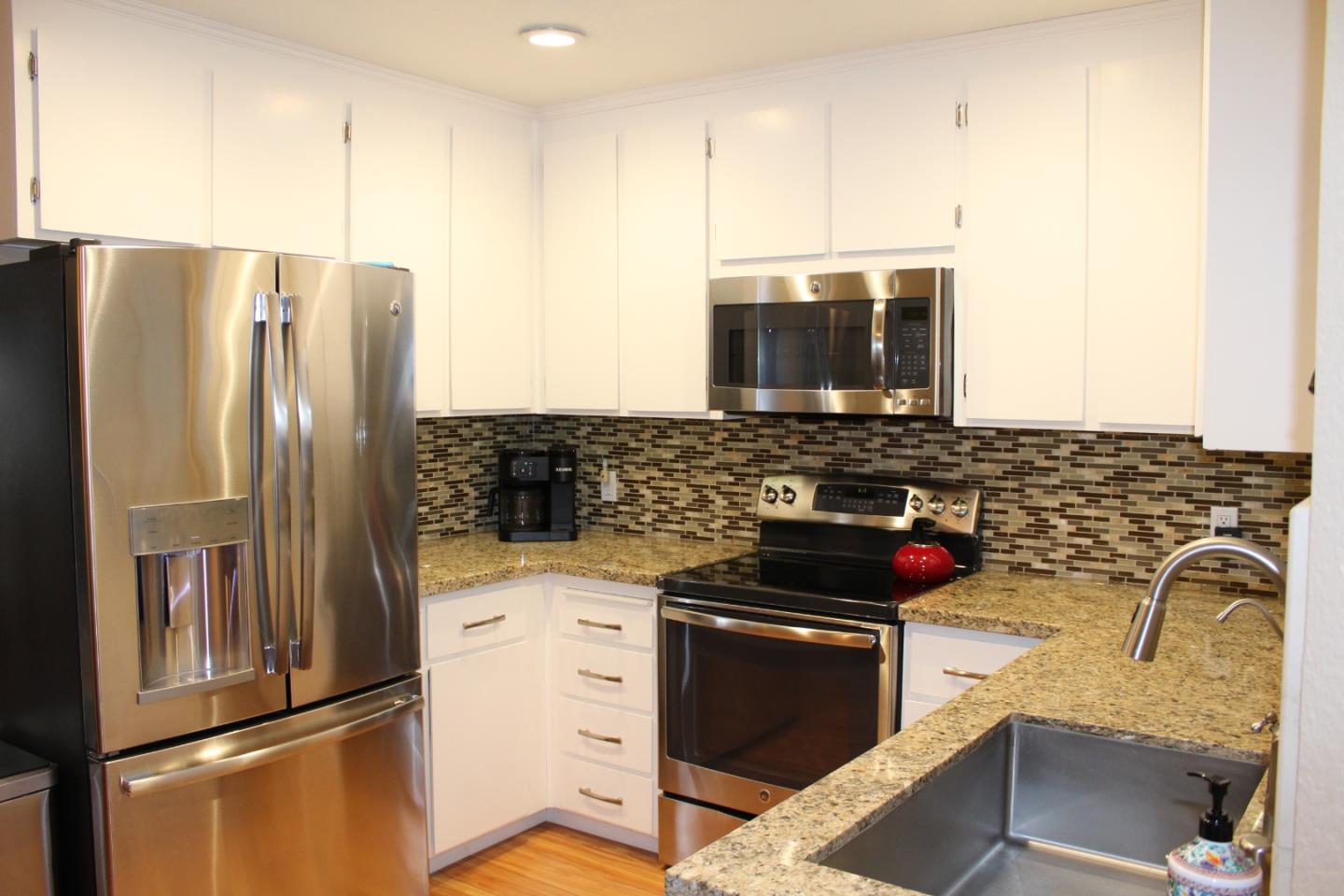Detail Gallery Image 8 of 25 For 101 Gibson Dr #7,  Hollister,  CA 95023 - 2 Beds | 1/1 Baths