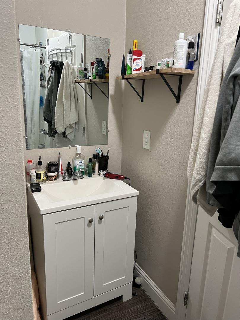 Detail Gallery Image 8 of 10 For 3231 E Townsend, Fresno,  CA 93702 - 2 Beds | 1 Baths