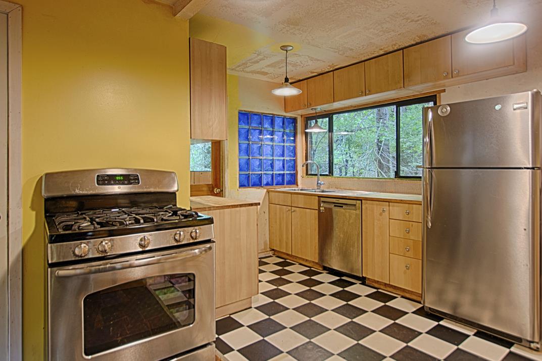 Detail Gallery Image 5 of 14 For 530 Logan Creek Rd, Boulder Creek,  CA 95006 - 2 Beds | 1/1 Baths