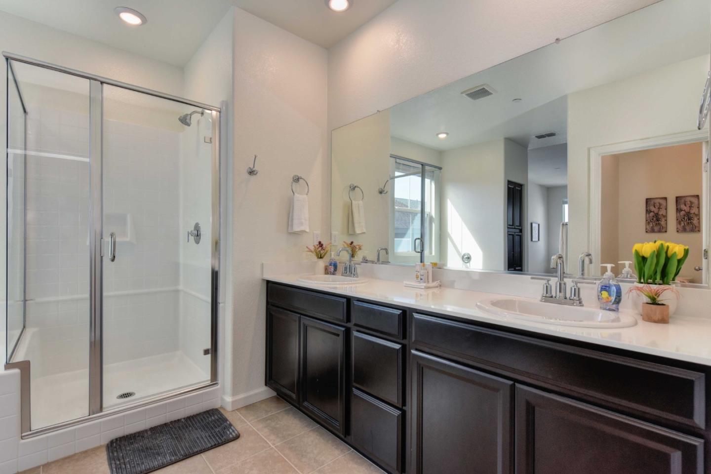 Detail Gallery Image 16 of 19 For 3304 Sunny Gate Ln, Folsom,  CA 95630 - 3 Beds | 2/1 Baths