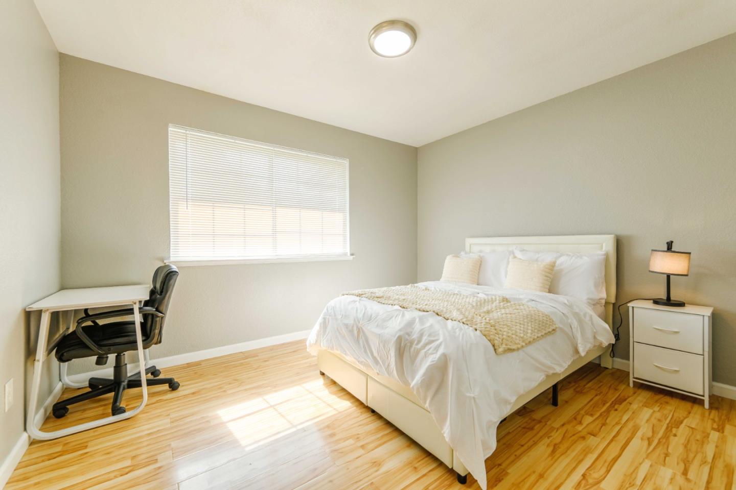 Detail Gallery Image 11 of 23 For 8617 Lodestone Cir, Elk Grove,  CA 95624 - 4 Beds | 2 Baths