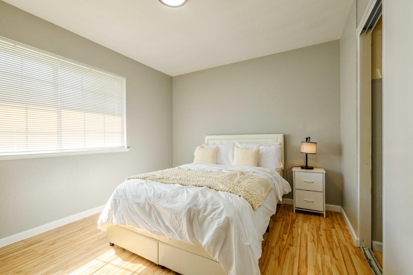 Detail Gallery Image 12 of 23 For 8617 Lodestone Cir, Elk Grove,  CA 95624 - 4 Beds | 2 Baths