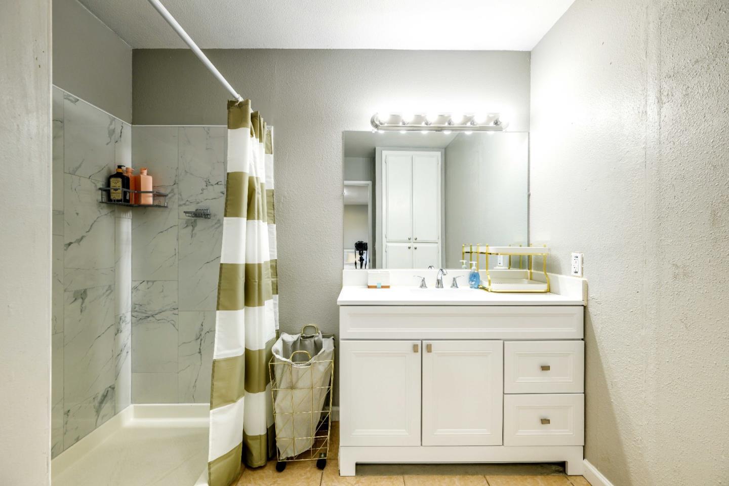 Detail Gallery Image 16 of 23 For 8617 Lodestone Cir, Elk Grove,  CA 95624 - 4 Beds | 2 Baths
