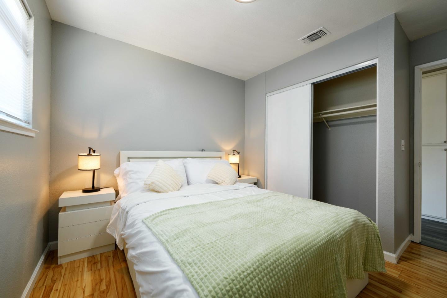 Detail Gallery Image 9 of 23 For 8617 Lodestone Cir, Elk Grove,  CA 95624 - 4 Beds | 2 Baths
