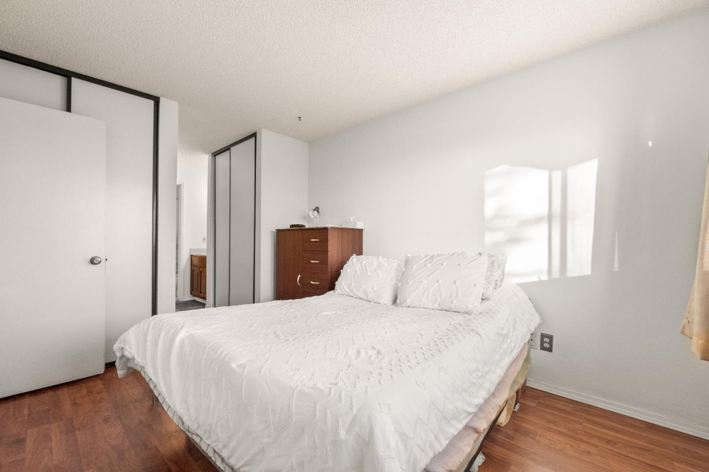 Detail Gallery Image 21 of 28 For 29300 Dixon St, Hayward,  CA 94544 - 2 Beds | 2 Baths