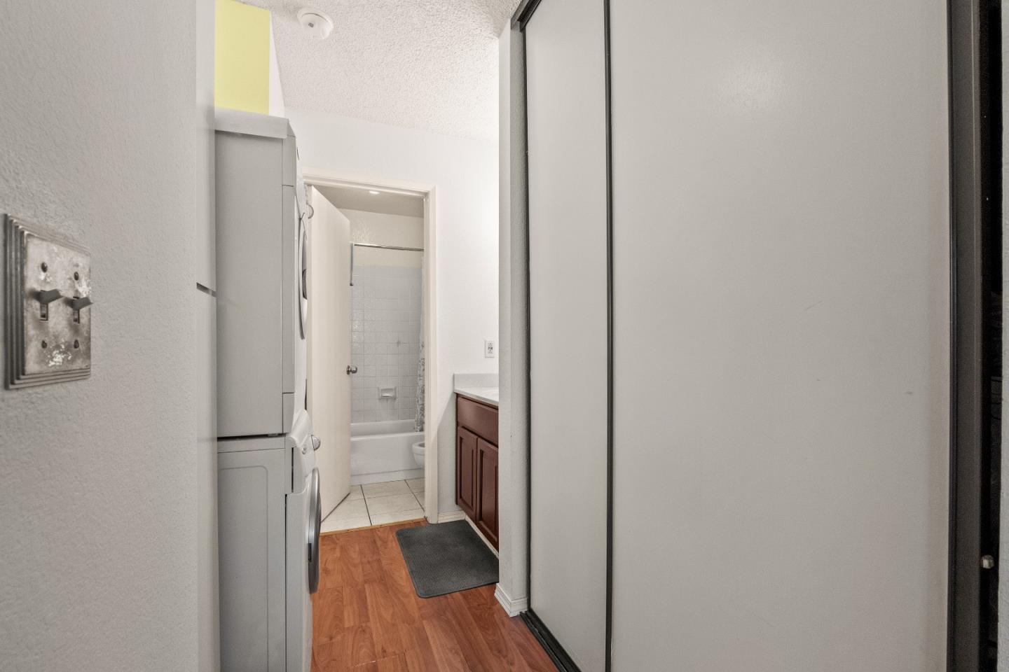 Detail Gallery Image 22 of 28 For 29300 Dixon St, Hayward,  CA 94544 - 2 Beds | 2 Baths