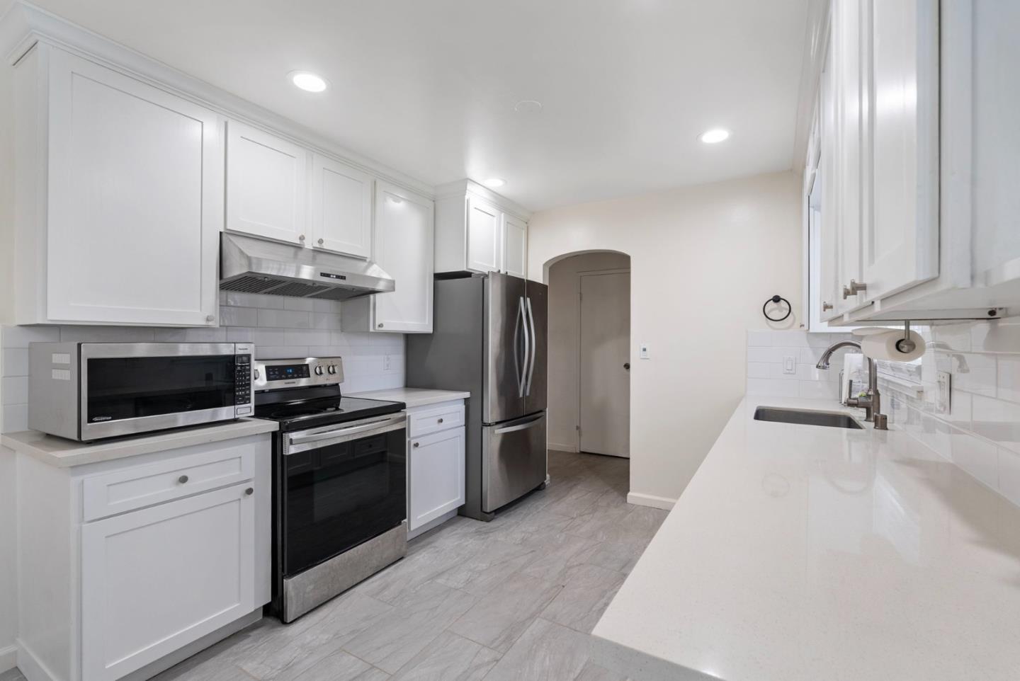 Detail Gallery Image 10 of 47 For 1376 Klamath Dr, San Jose,  CA 95130 - 4 Beds | 2 Baths