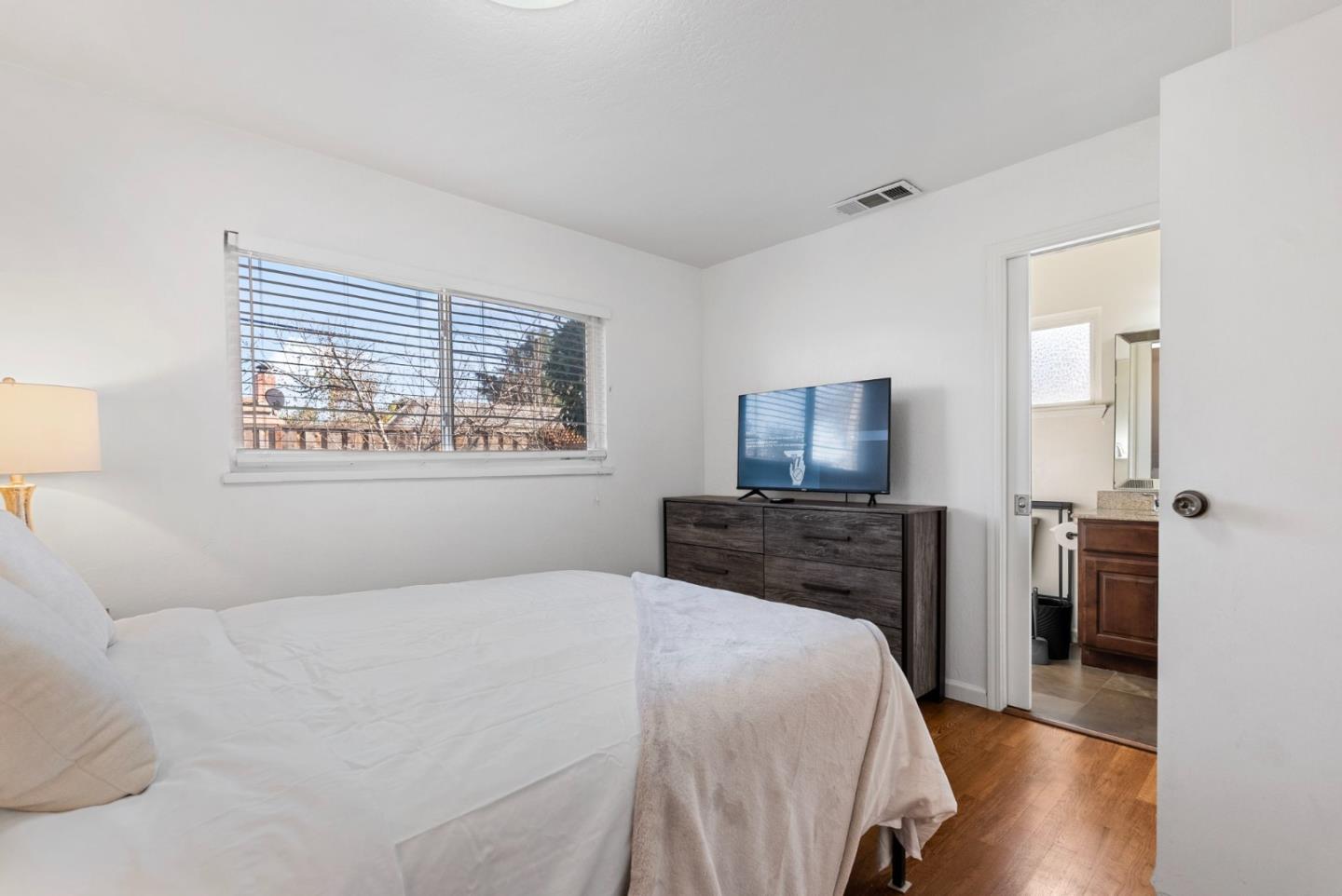 Detail Gallery Image 20 of 47 For 1376 Klamath Dr, San Jose,  CA 95130 - 4 Beds | 2 Baths