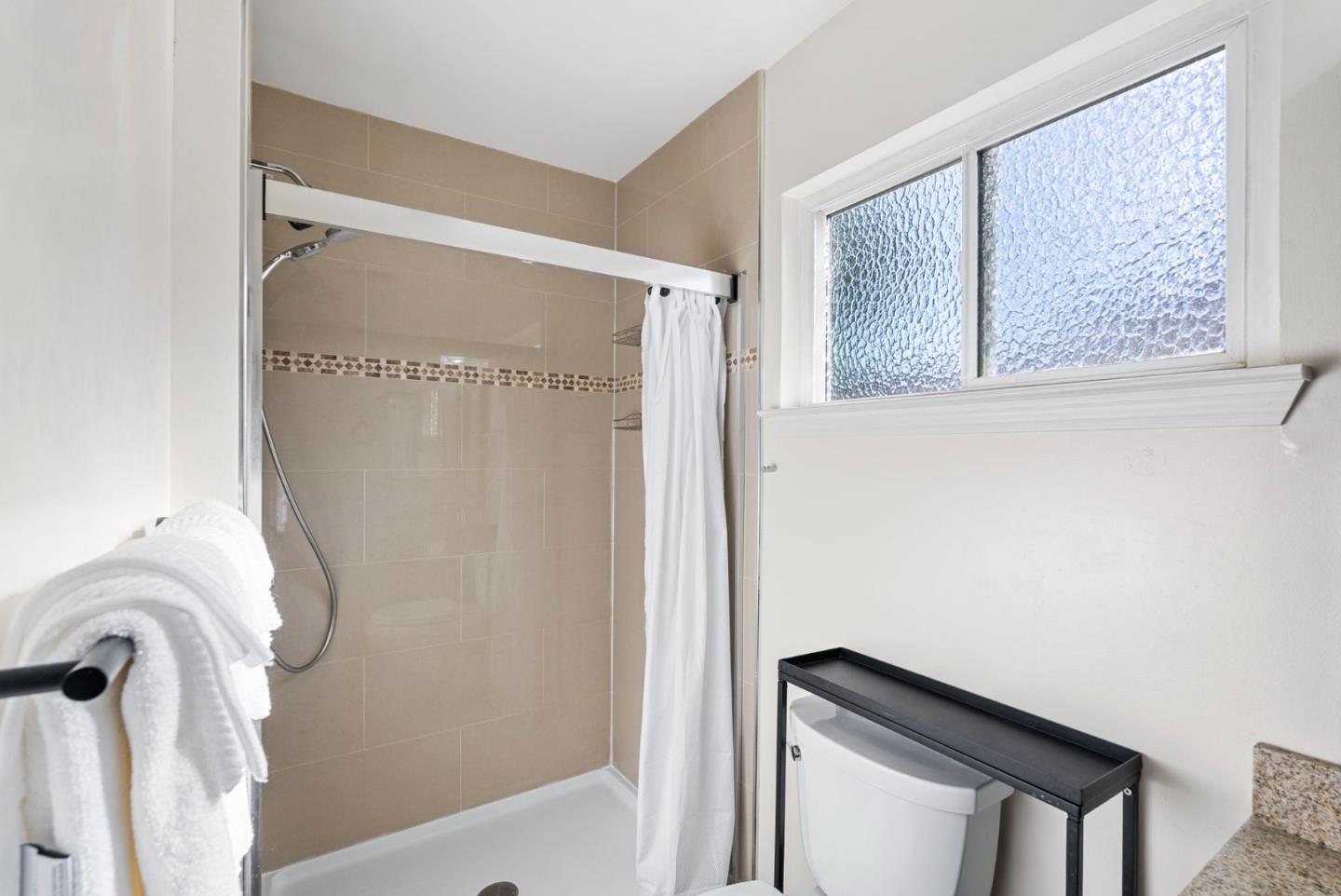 Detail Gallery Image 32 of 47 For 1376 Klamath Dr, San Jose,  CA 95130 - 4 Beds | 2 Baths