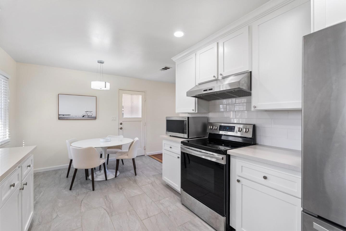 Detail Gallery Image 8 of 47 For 1376 Klamath Dr, San Jose,  CA 95130 - 4 Beds | 2 Baths