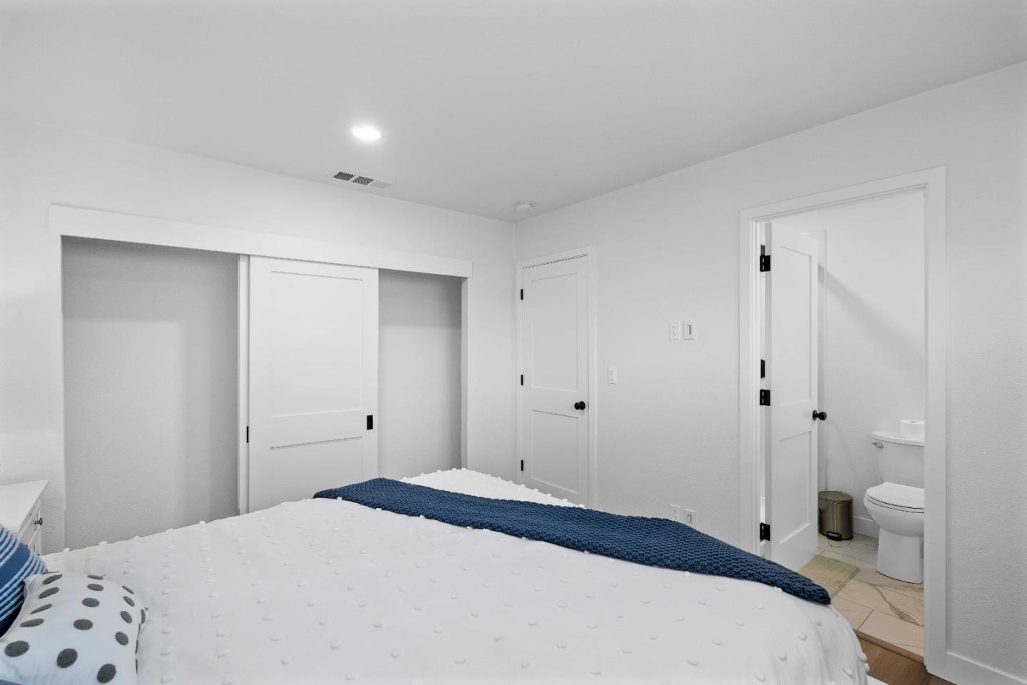 Detail Gallery Image 13 of 32 For 1452 Lochner Dr, San Jose,  CA 95127 - 3 Beds | 1/1 Baths