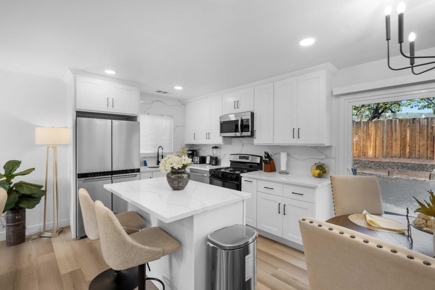 Detail Gallery Image 8 of 32 For 1452 Lochner Dr, San Jose,  CA 95127 - 3 Beds | 1/1 Baths