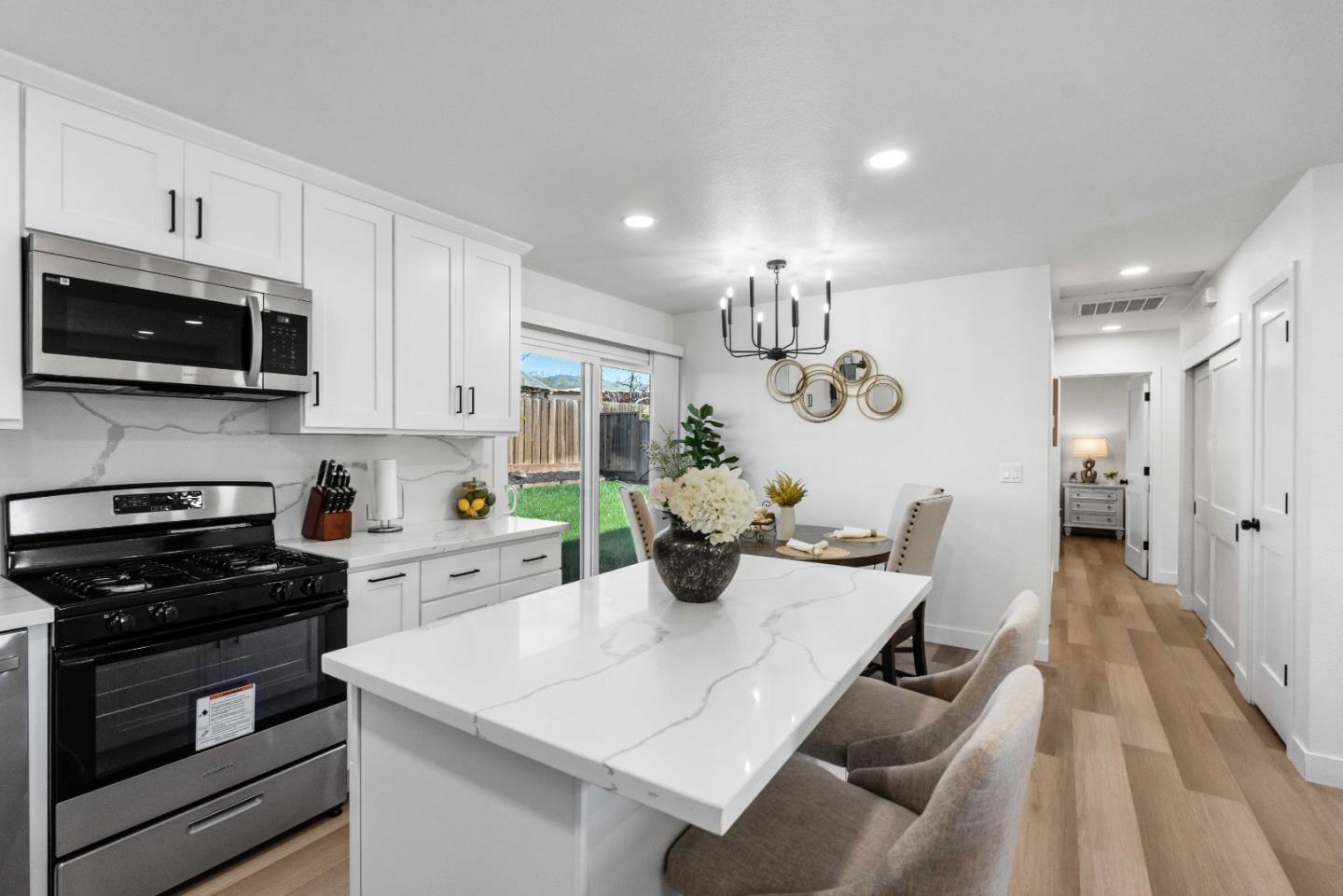 Detail Gallery Image 9 of 32 For 1452 Lochner Dr, San Jose,  CA 95127 - 3 Beds | 1/1 Baths
