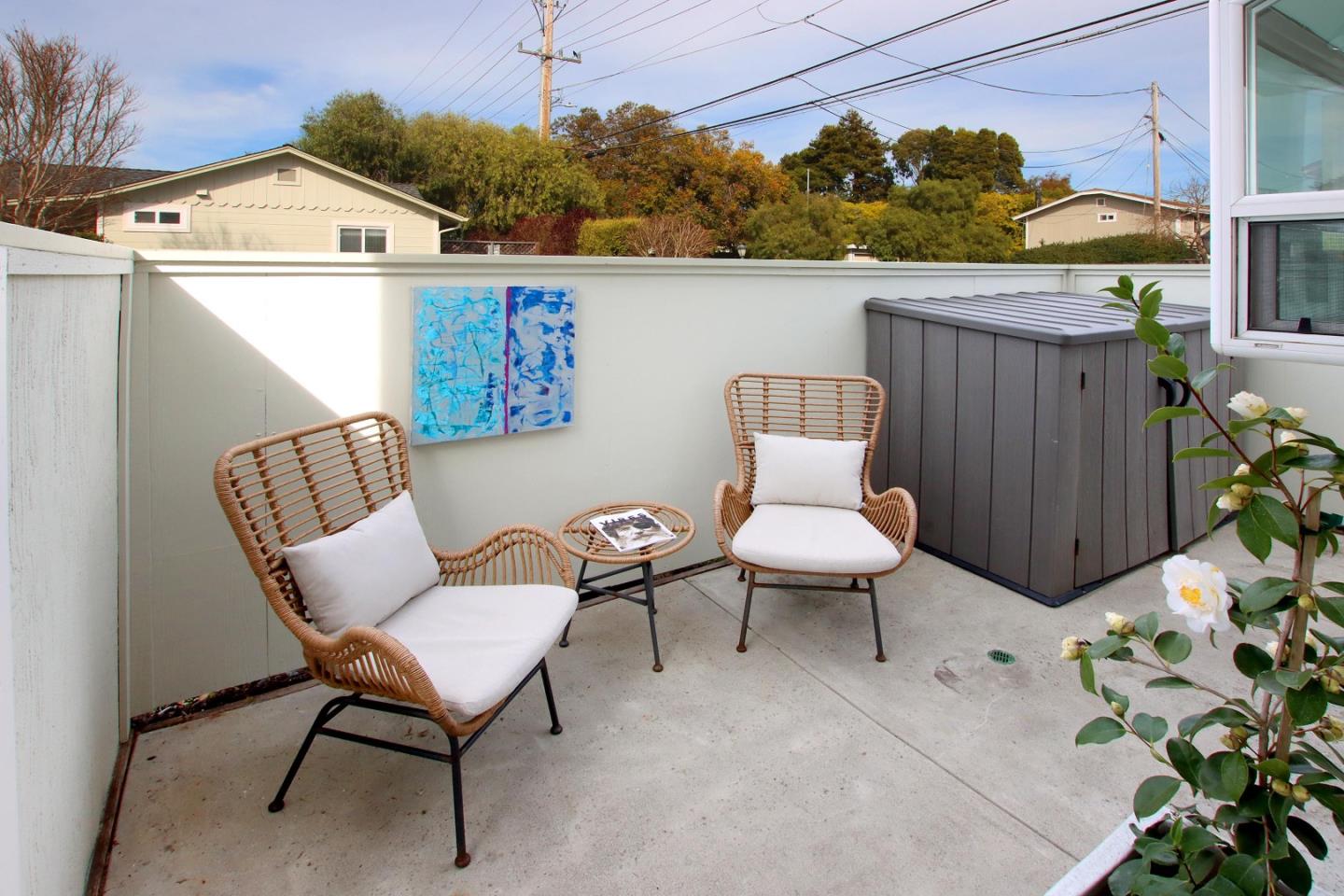 Detail Gallery Image 3 of 27 For 2699 Christine Oaks, Santa Cruz,  CA 95062 - 3 Beds | 1/1 Baths