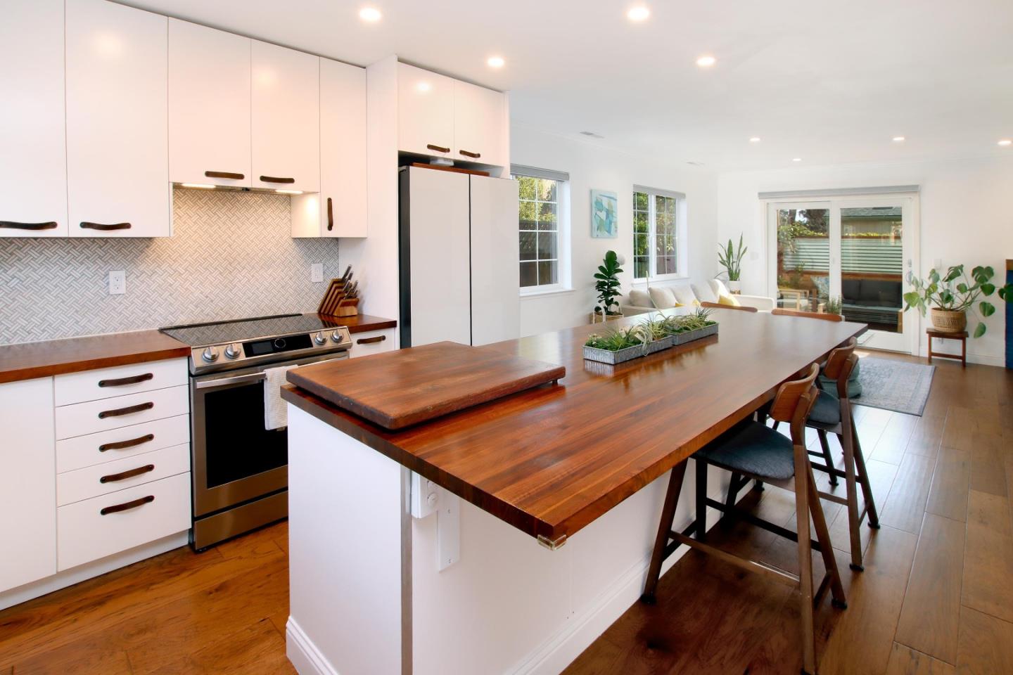 Detail Gallery Image 7 of 27 For 2699 Christine Oaks, Santa Cruz,  CA 95062 - 3 Beds | 1/1 Baths