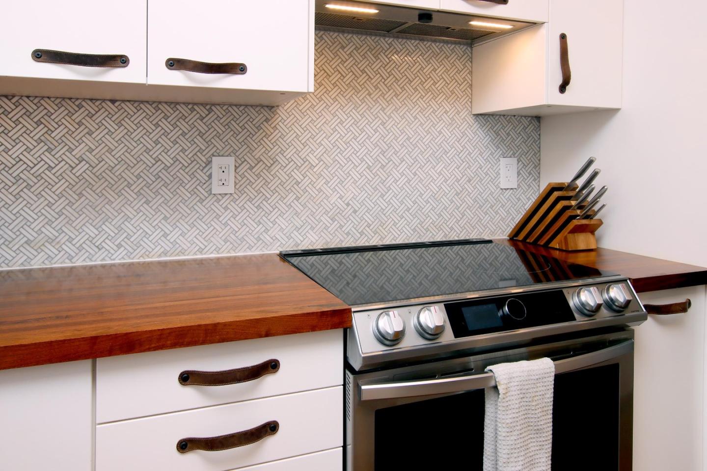 Detail Gallery Image 8 of 27 For 2699 Christine Oaks, Santa Cruz,  CA 95062 - 3 Beds | 1/1 Baths