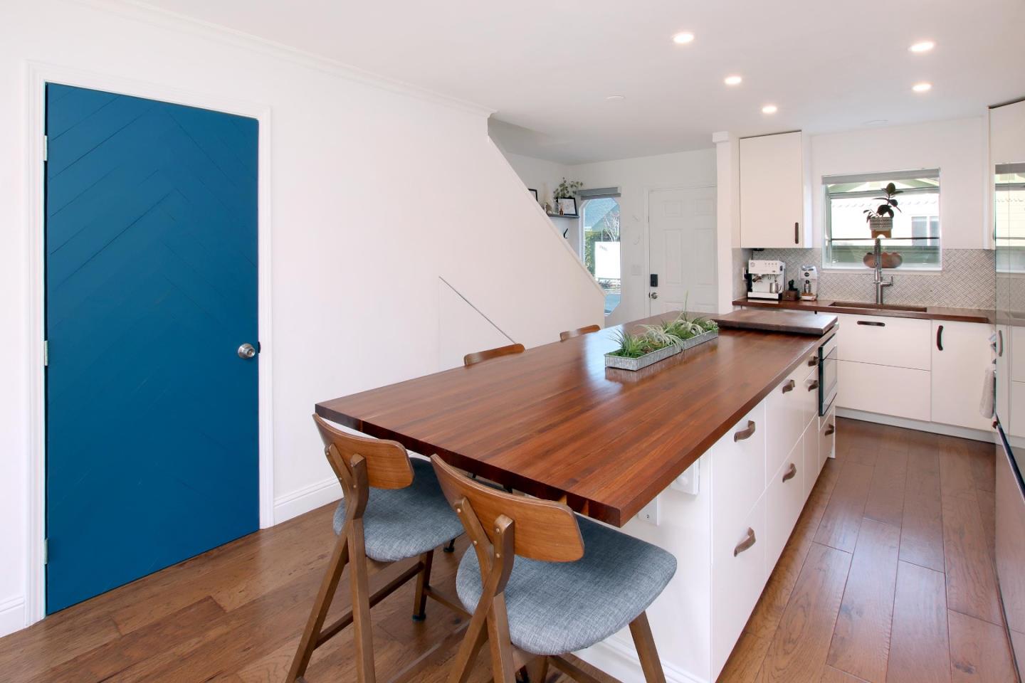 Detail Gallery Image 9 of 27 For 2699 Christine Oaks, Santa Cruz,  CA 95062 - 3 Beds | 1/1 Baths