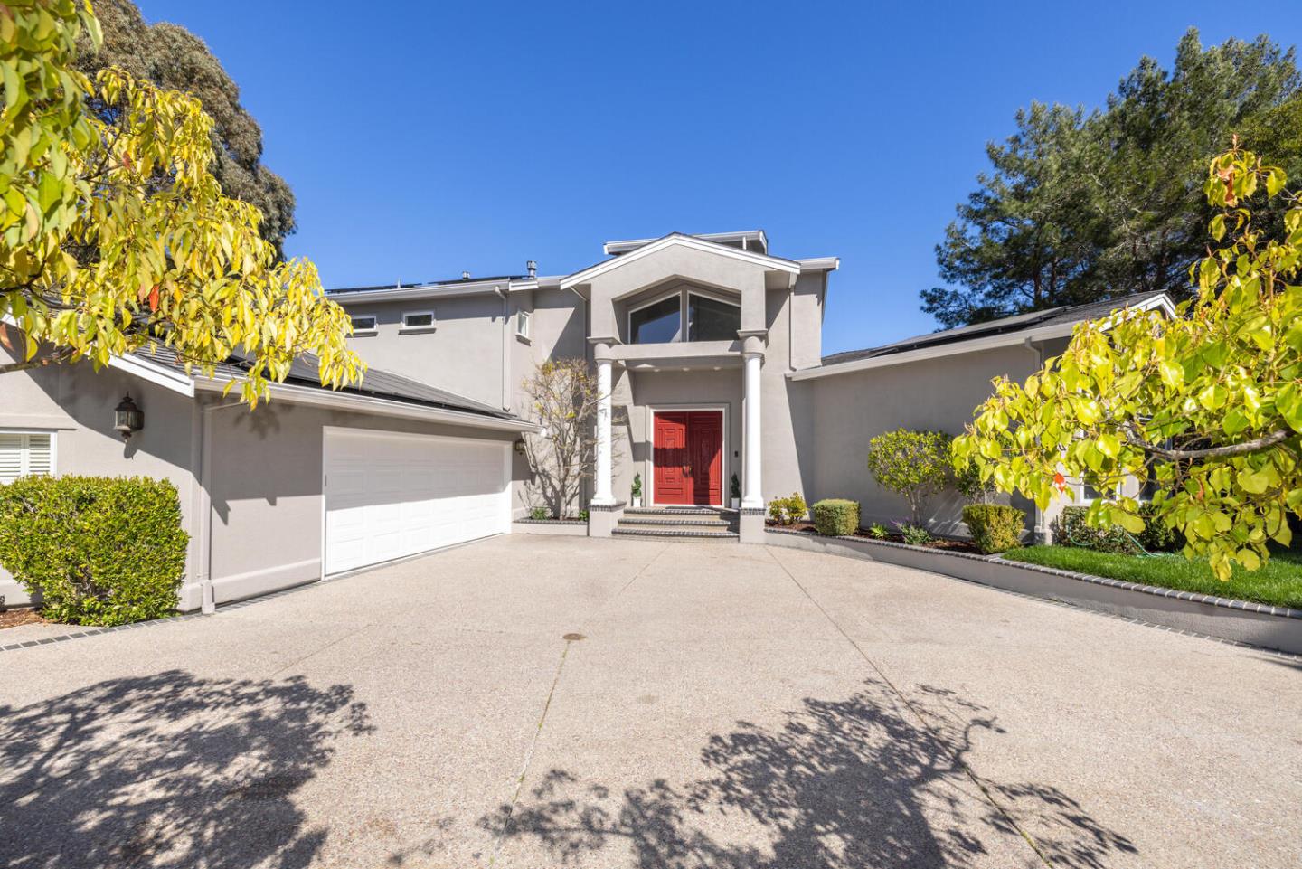 Detail Gallery Image 2 of 87 For 105 Falkirk Ln, Hillsborough,  CA 94010 - 6 Beds | 5/1 Baths