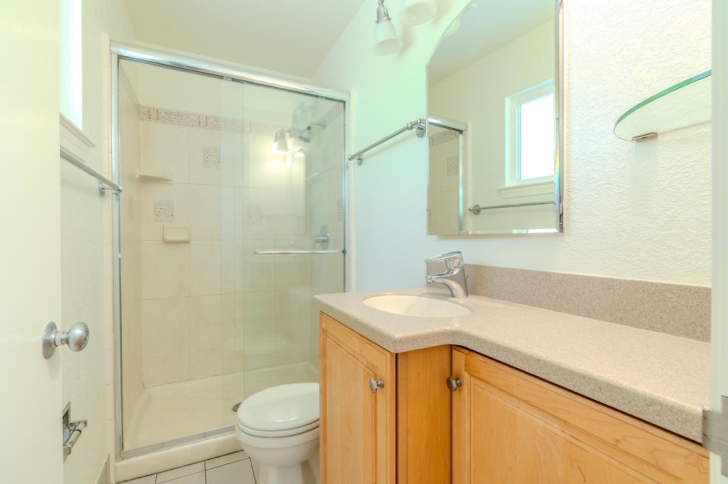 Detail Gallery Image 16 of 21 For 22 Tioga Way, Pacifica,  CA 94044 - 3 Beds | 3 Baths