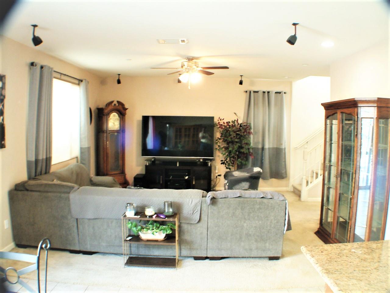 Detail Gallery Image 2 of 35 For 51 Sturla Way, Gilroy,  CA 95020 - 3 Beds | 2/1 Baths