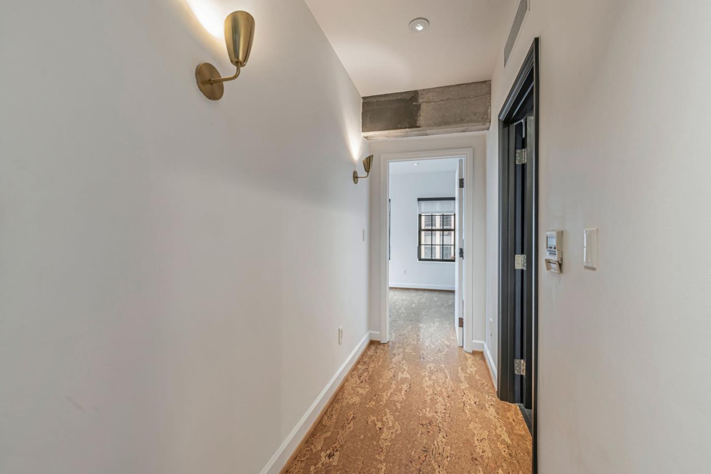 Detail Gallery Image 4 of 18 For 416 S Spring St #606,  Los Angeles,  CA 90013 - 2 Beds | 2 Baths