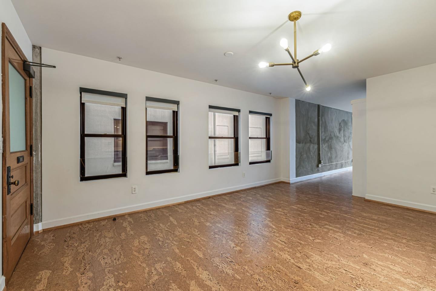 Detail Gallery Image 9 of 18 For 416 S Spring St #606,  Los Angeles,  CA 90013 - 2 Beds | 2 Baths