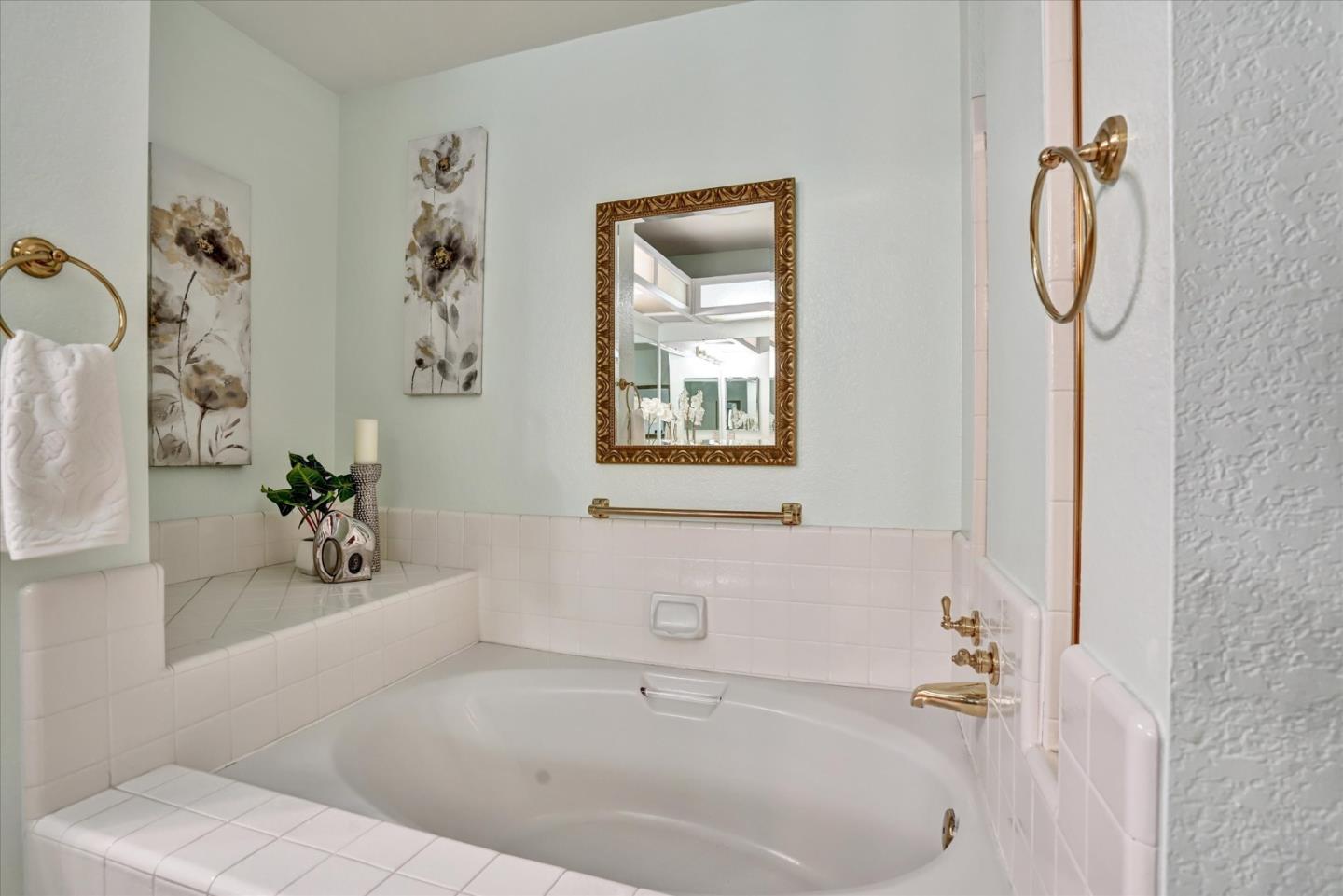 Detail Gallery Image 22 of 44 For 3123 Lake Trasimeno Dr, San Jose,  CA 95135 - 2 Beds | 2 Baths