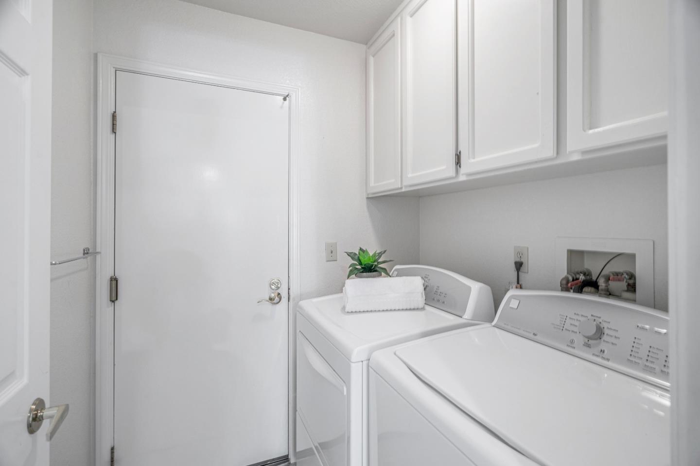 Detail Gallery Image 25 of 44 For 3123 Lake Trasimeno Dr, San Jose,  CA 95135 - 2 Beds | 2 Baths