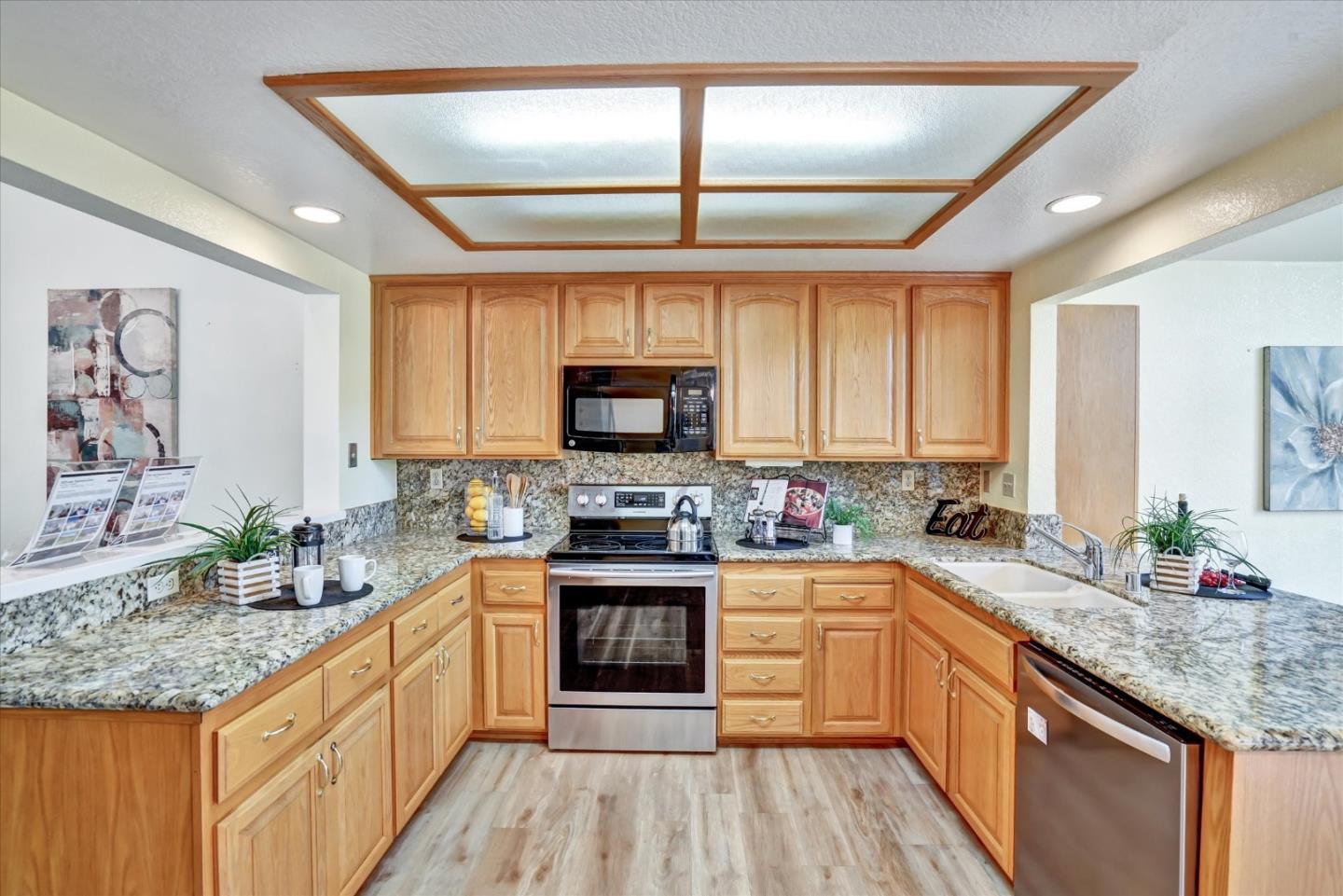 Detail Gallery Image 7 of 44 For 3123 Lake Trasimeno Dr, San Jose,  CA 95135 - 2 Beds | 2 Baths
