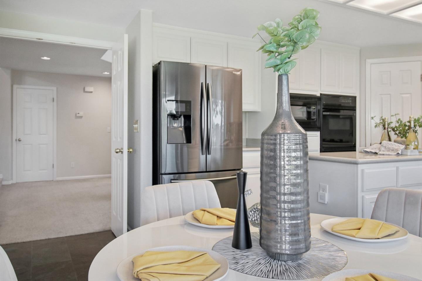 Detail Gallery Image 12 of 59 For 5183 Apennines Cir, San Jose,  CA 95138 - 5 Beds | 3 Baths