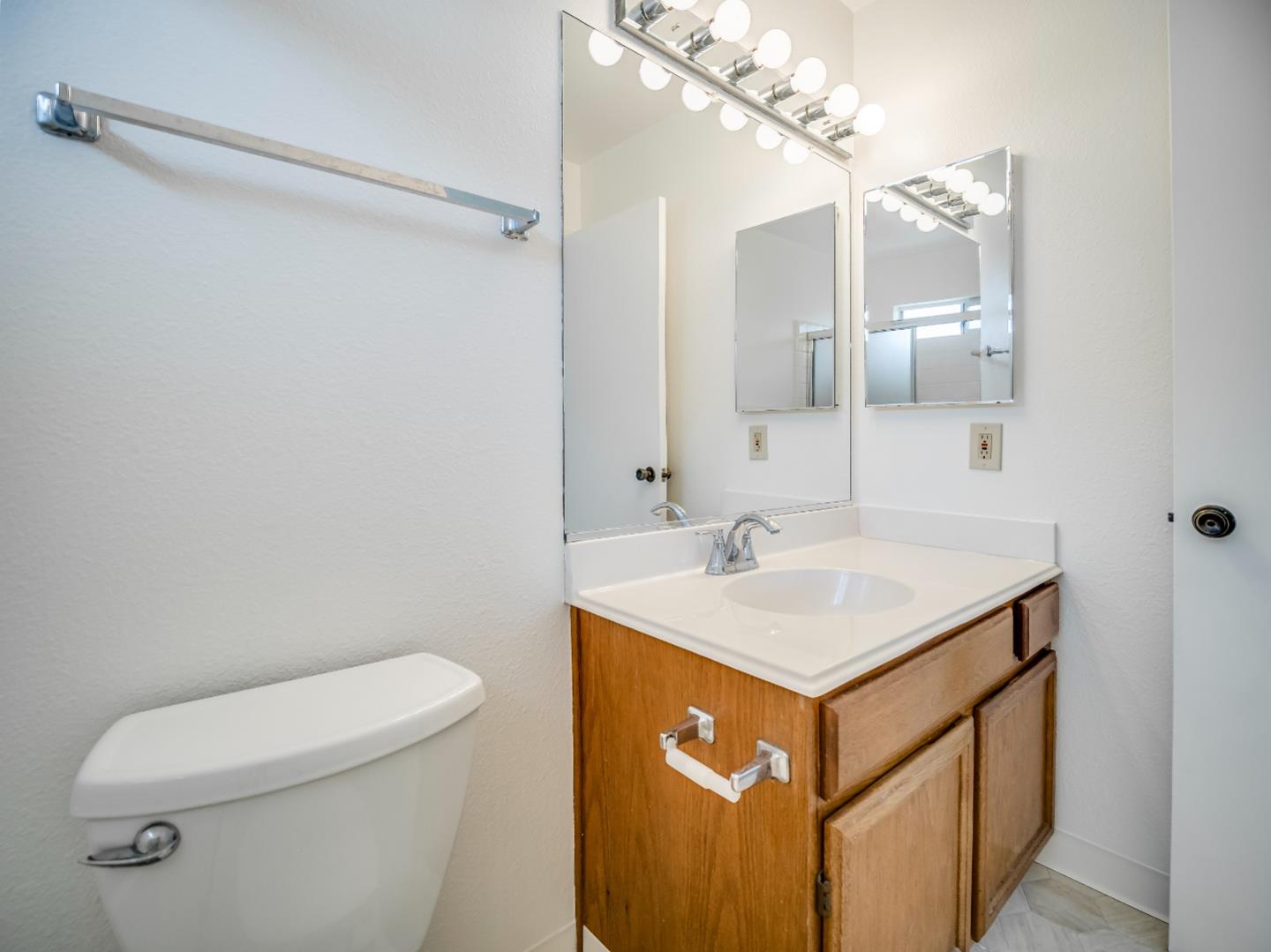 Detail Gallery Image 10 of 42 For 3460 Wine Cask Way, San Jose,  CA 95124 - 2 Beds | 2 Baths