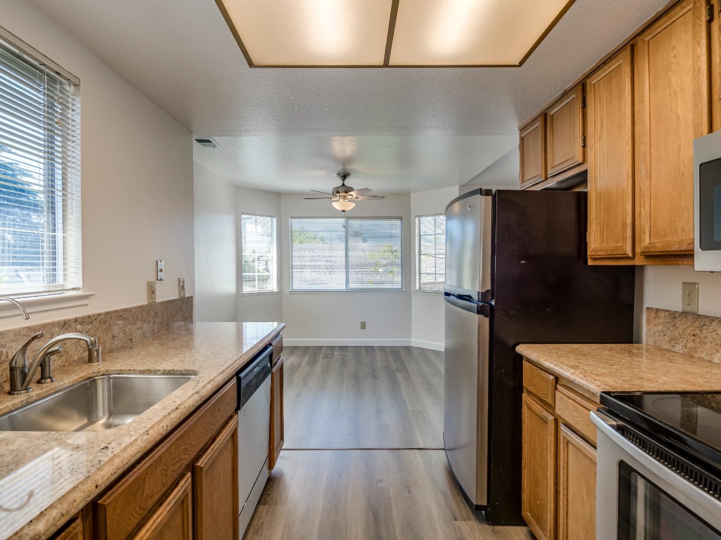 Detail Gallery Image 6 of 42 For 3460 Wine Cask Way, San Jose,  CA 95124 - 2 Beds | 2 Baths