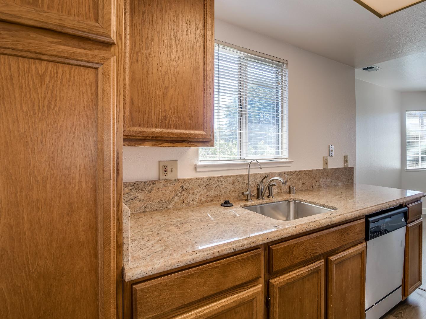 Detail Gallery Image 7 of 42 For 3460 Wine Cask Way, San Jose,  CA 95124 - 2 Beds | 2 Baths