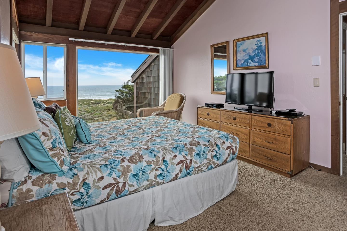 Detail Gallery Image 10 of 31 For 210 Monterey Dunes Way, Moss Landing,  CA 95039 - 3 Beds | 2/1 Baths