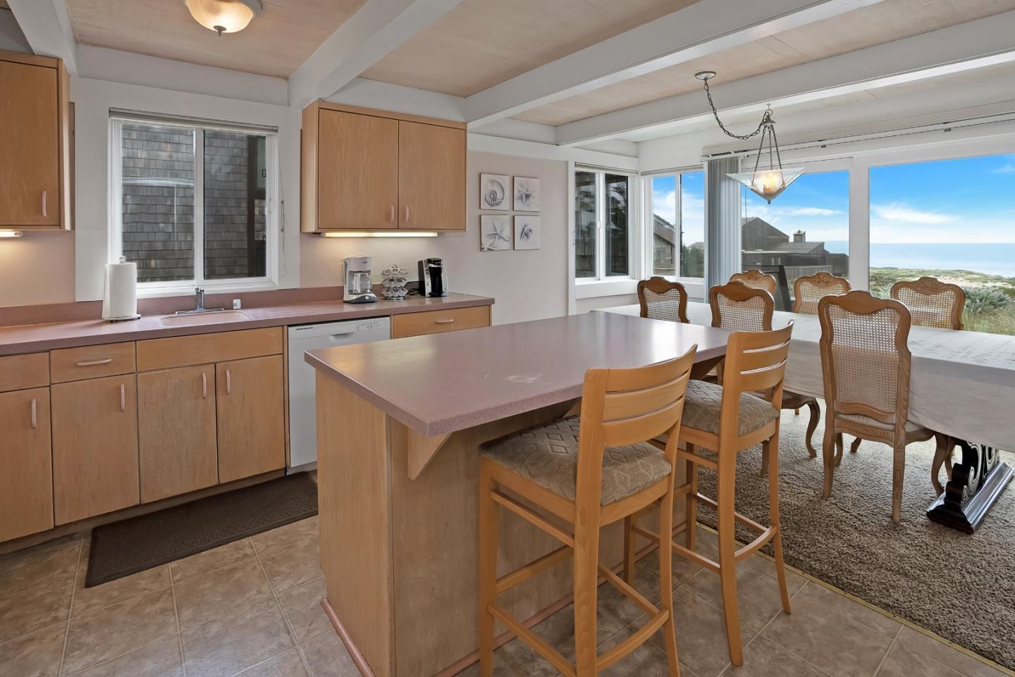 Detail Gallery Image 15 of 31 For 210 Monterey Dunes Way, Moss Landing,  CA 95039 - 3 Beds | 2/1 Baths