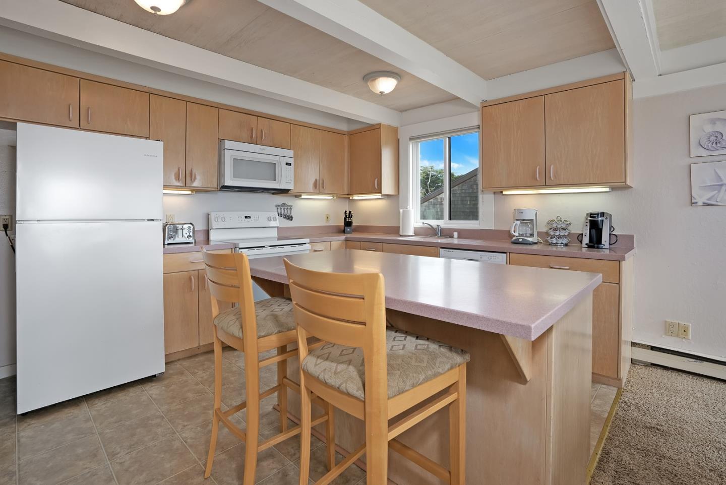 Detail Gallery Image 18 of 31 For 210 Monterey Dunes Way, Moss Landing,  CA 95039 - 3 Beds | 2/1 Baths