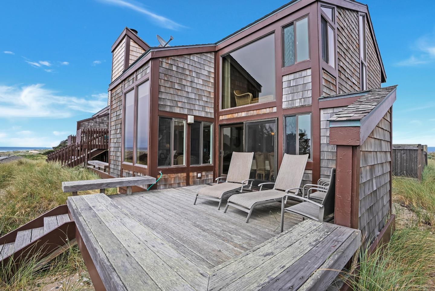 Detail Gallery Image 3 of 31 For 210 Monterey Dunes Way, Moss Landing,  CA 95039 - 3 Beds | 2/1 Baths