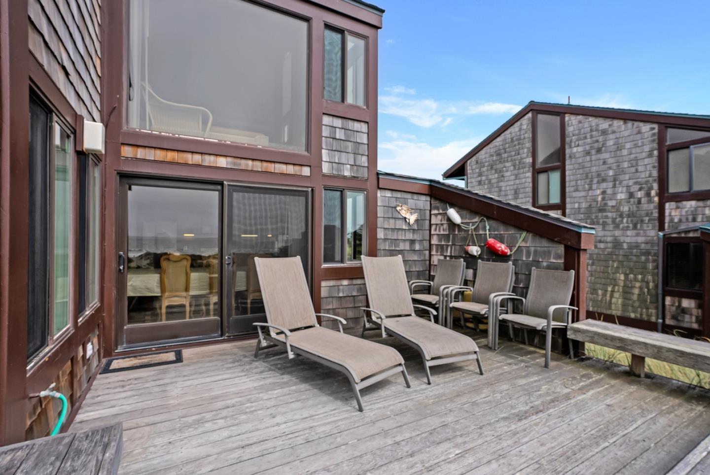 Detail Gallery Image 4 of 31 For 210 Monterey Dunes Way, Moss Landing,  CA 95039 - 3 Beds | 2/1 Baths