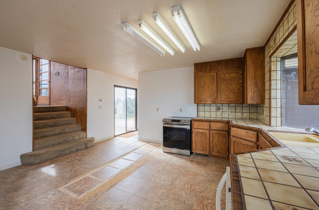 Detail Gallery Image 15 of 36 For 9066 Coker Rd, Salinas,  CA 93907 - 3 Beds | 2/1 Baths